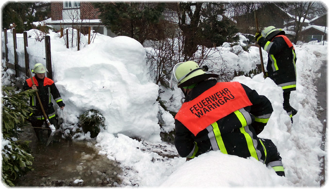 Feuerwehr gegen Schnee und Wasser