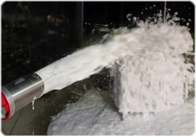 Übung mit Löschschaum